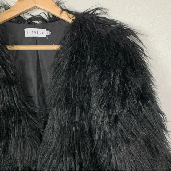 ❣️HOST PICK❣️ December’s Best Dressed Party! - Picture 3 of 6